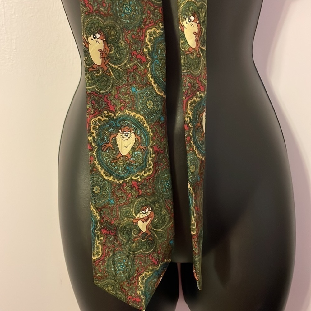 Looney Tunes Mania Vintage 1994 Paisley Taz Tie Made in Korea Polyester